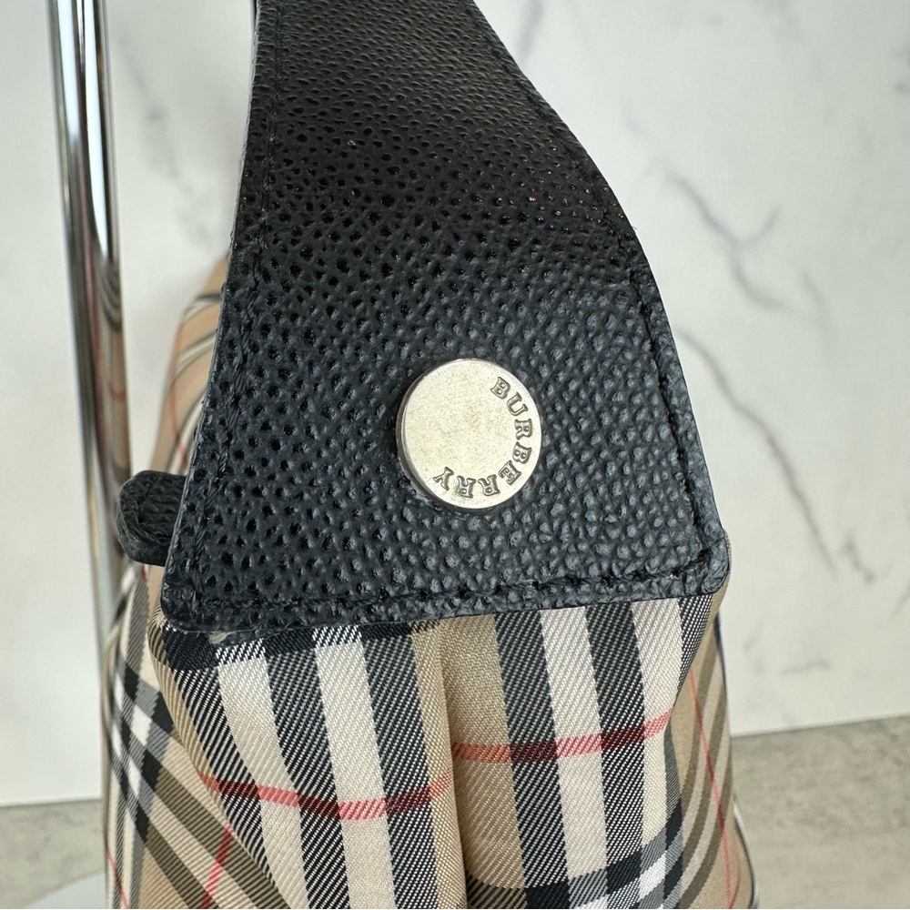 SOLD Burberry Nylon Nova Check Pochette - Picture 14 of 15